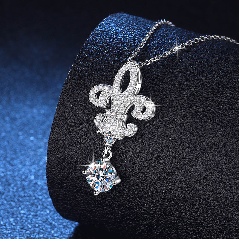 [Legend]ROYAL FLEUR-DE-LIS MOISSANITE PENDANT NECKLACE