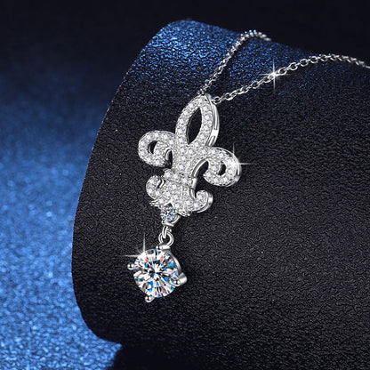 [Legend]ROYAL FLEUR-DE-LIS MOISSANITE PENDANT NECKLACE