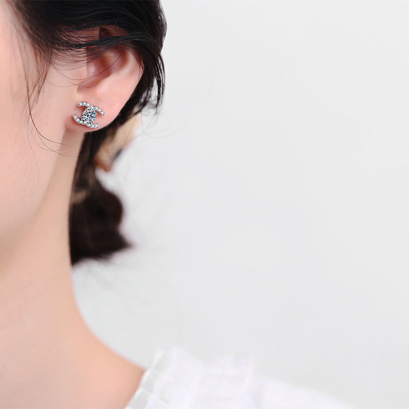 [Legend]CHIC INTERLOCKING DOUBLE-C MOISSANITE STUD EARRINGS