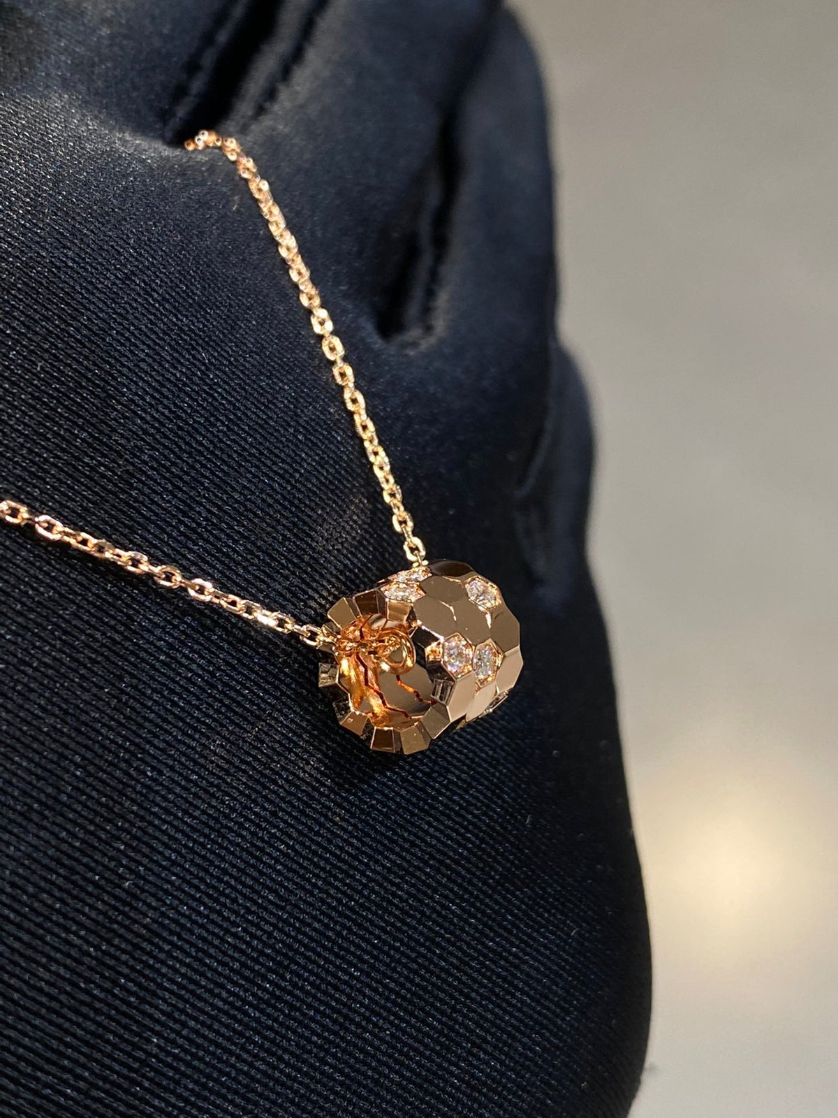 [Legend]BEE LOVE DIAMOND NECKLACE