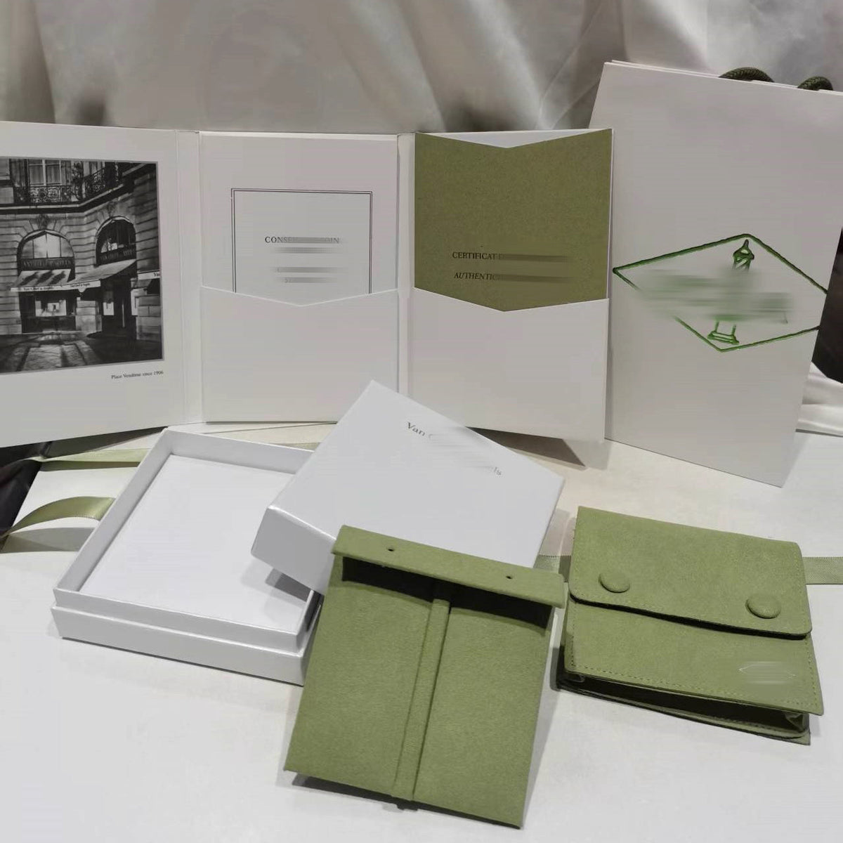 [Legend]CLOVER BRAND JEWELRY BOX