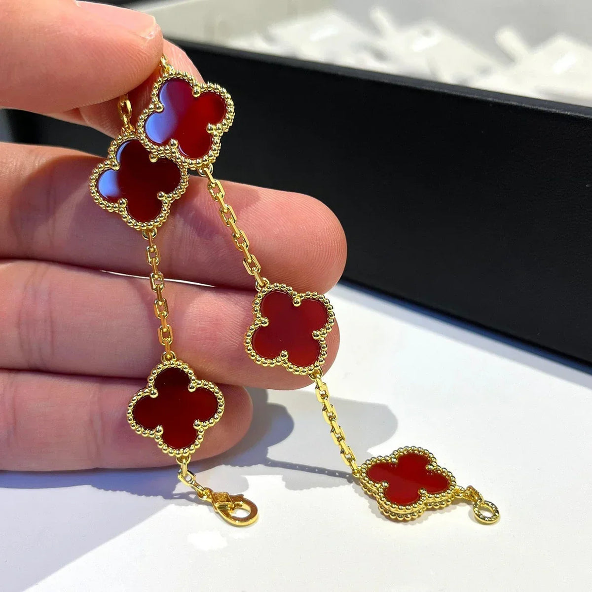 [Legend]LUCKY CLOVER 5-MOTIF BRACELET - RED CARNELIAN COLLECTION