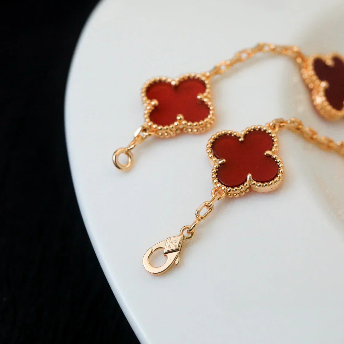 [Legend]LUCKY CLOVER 5-MOTIF BRACELET - RED CARNELIAN COLLECTION