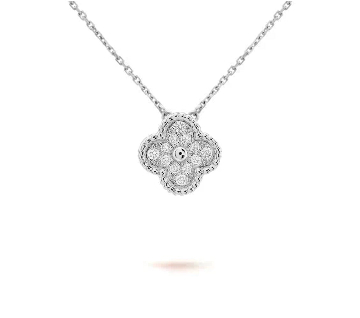[Legend]15MM CLOVER FLOWER PENDANT NECKLACE WHITE GOLD COLLECTION