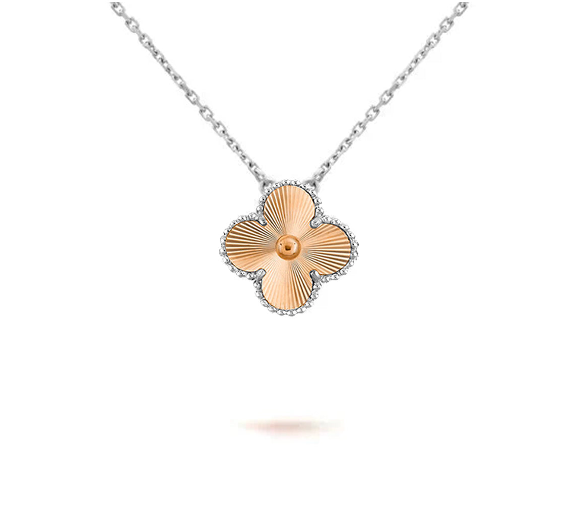 [Legend]15MM CLOVER FLOWER PENDANT NECKLACE WHITE GOLD COLLECTION