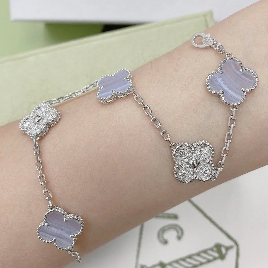 [Legend]LUCKY CLOVER 5-MOTIF BRACELET - PURPLE CHALCEDONY COLLECTION