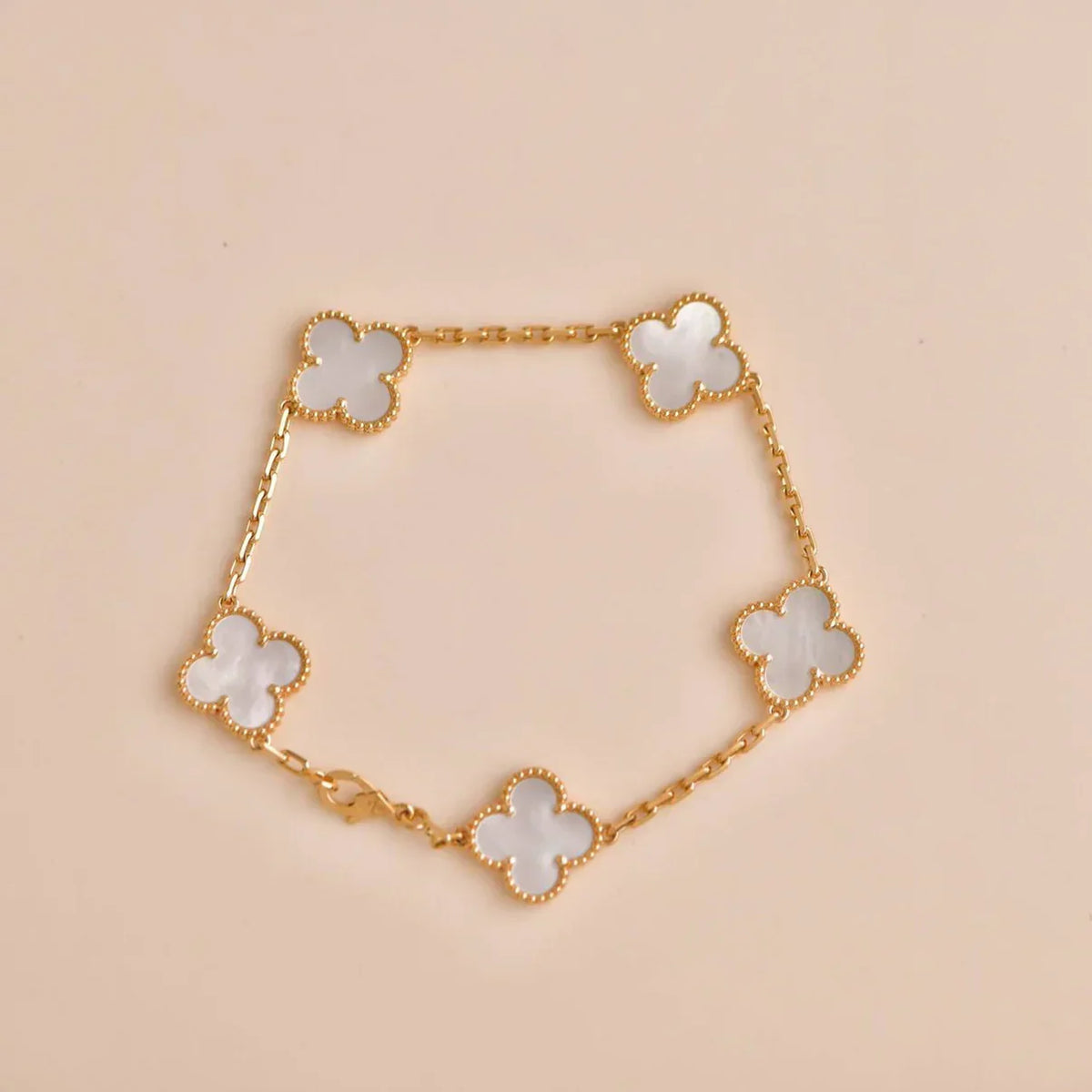 [Legend]LUCKY CLOVER 5-MOTIF BRACELET - WHITE MOTHER-OF-PEARL COLLECTION