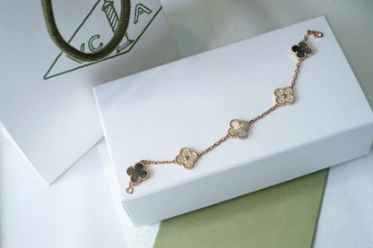 [Legend]LUCKY CLOVER 5-MOTIF BRACELET - GREY MOTHER-OF-PEARL COLLECTION