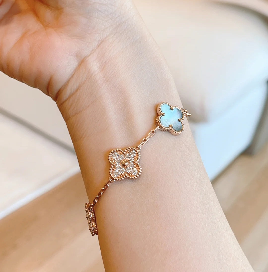 [Legend]LUCKY CLOVER 5-MOTIF BRACELET - GREY MOTHER-OF-PEARL COLLECTION
