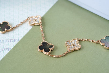 [Legend]LUCKY CLOVER 5-MOTIF BRACELET - GREY MOTHER-OF-PEARL COLLECTION