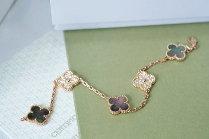 [Legend]LUCKY CLOVER 5-MOTIF BRACELET - GREY MOTHER-OF-PEARL COLLECTION