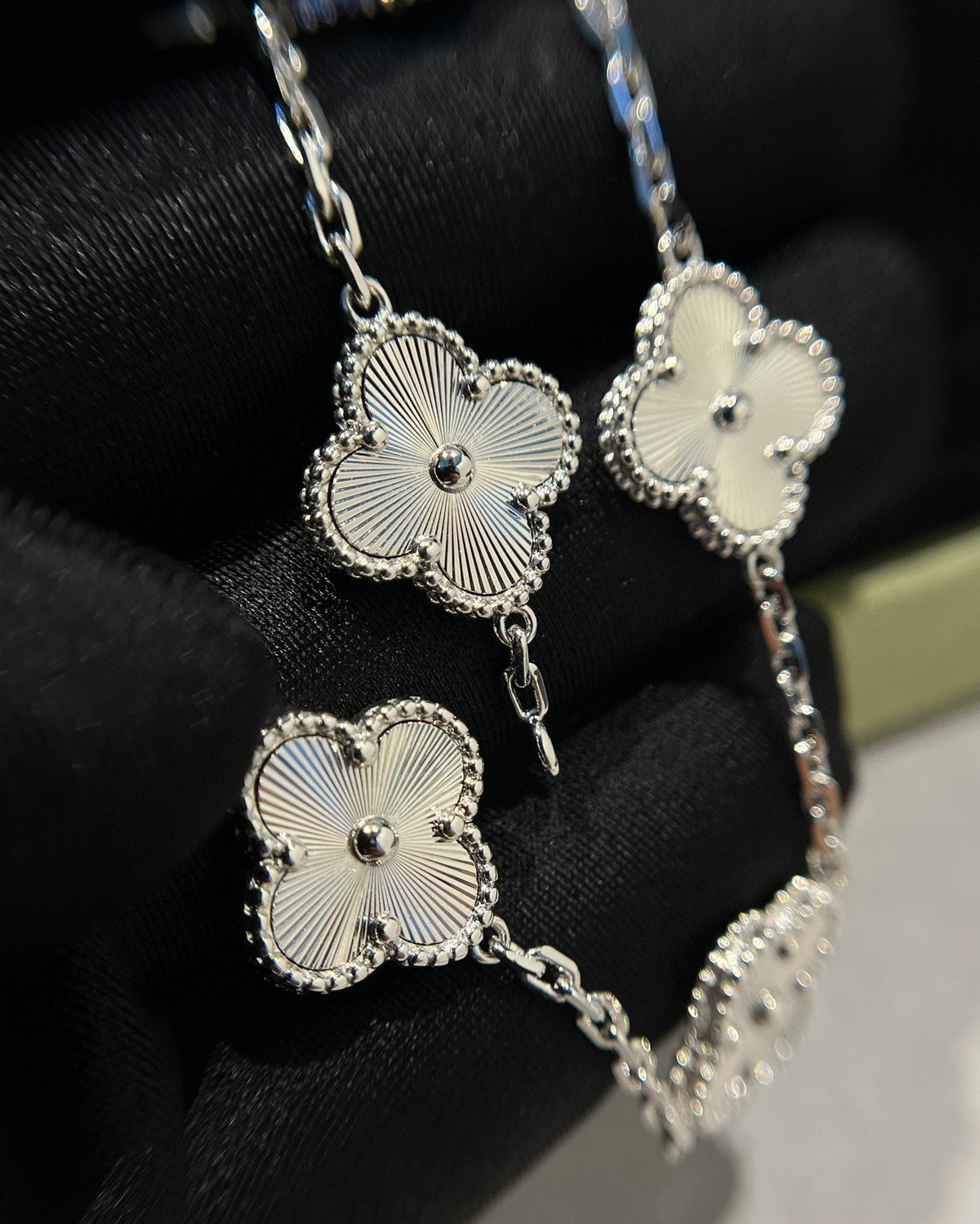 [Legend]LUCKY CLOVER 5-MOTIF BRACELET - LASER COLLECTION