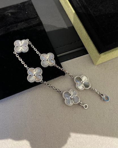 [Legend]LUCKY CLOVER 5-MOTIF BRACELET - LASER COLLECTION